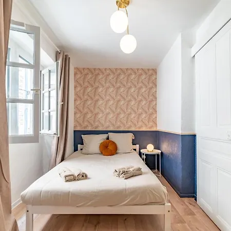 Coeur Ecusson - Entre Les Arenes Et La Maison Carree Apartment