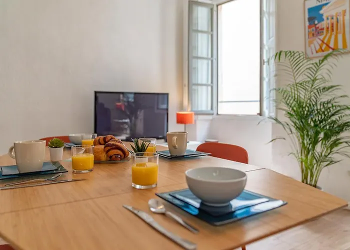 شقة Coeur Ecusson - Entre Les Arenes Et La Maison Carree نيم