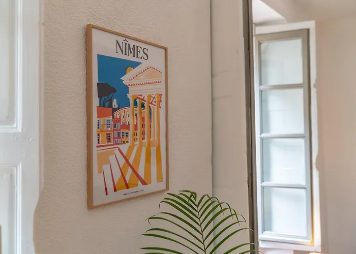 Coeur Ecusson - Entre Les Arenes Et La Maison Carree نيم