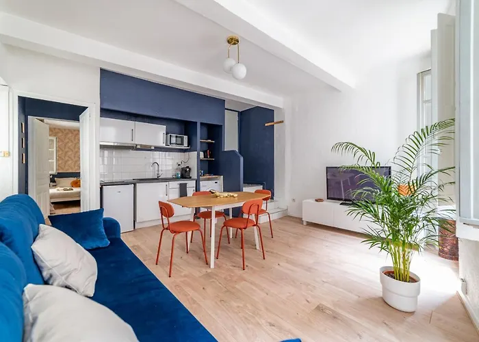 Coeur Ecusson - Entre Les Arenes Et La Maison Carree شقة *